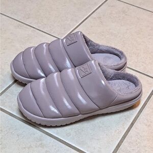 Nike Burrow SE Slippers in a violet ore colorway - Women's size 10